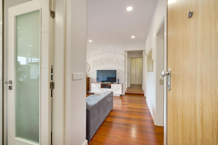Apartamento T5 para Venda em Alvalade Foto 7