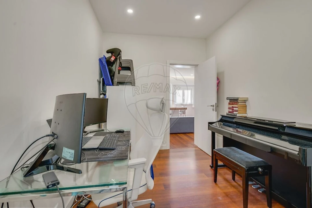 Apartamento T5 para Venda em Alvalade Foto 20