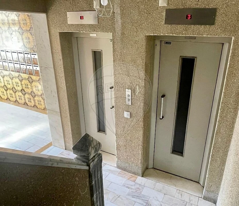Apartamento T1 para Venda em Sacavém e Prior Velho Foto 13