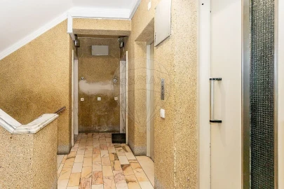 Apartamento T1 para Venda em Sacavém e Prior Velho