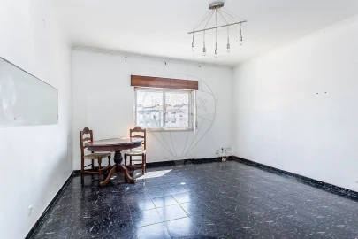 Apartamento T1 para Venda em Sacavém e Prior Velho