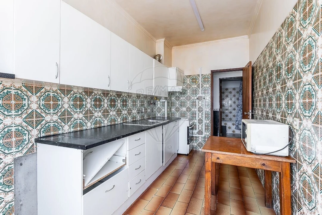 Apartamento T1 para Venda em Sacavém e Prior Velho Foto 11