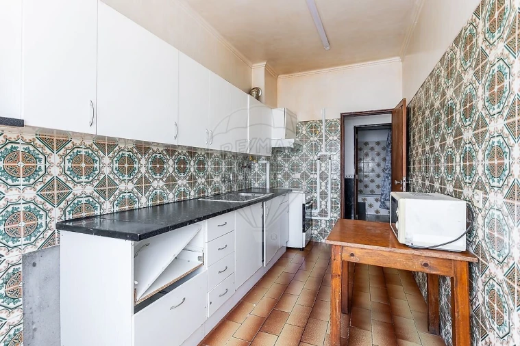 Apartamento T1 para Venda em Sacavém e Prior Velho Foto 11