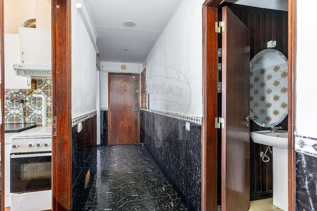 Apartamento T1 para Venda em Sacavém e Prior Velho Foto 7