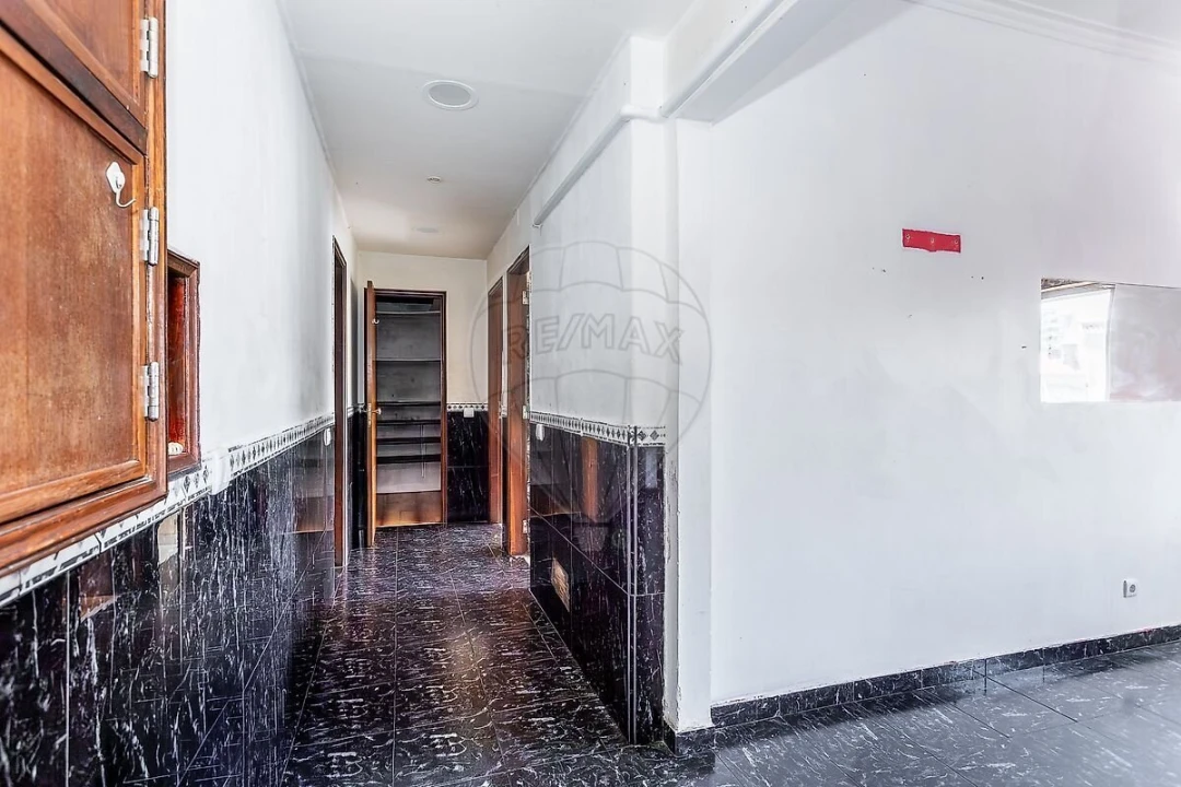 Apartamento T1 para Venda em Sacavém e Prior Velho Foto 6