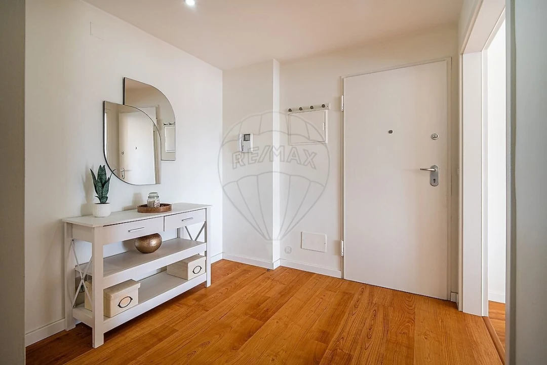 Apartamento T2 para Venda em Rio de Mouro Foto 11