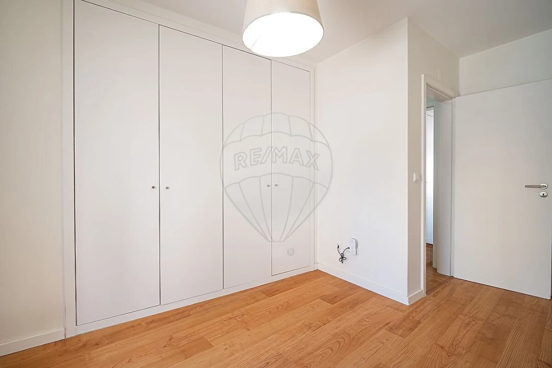 Apartamento T2 para Venda em Rio de Mouro Foto 30
