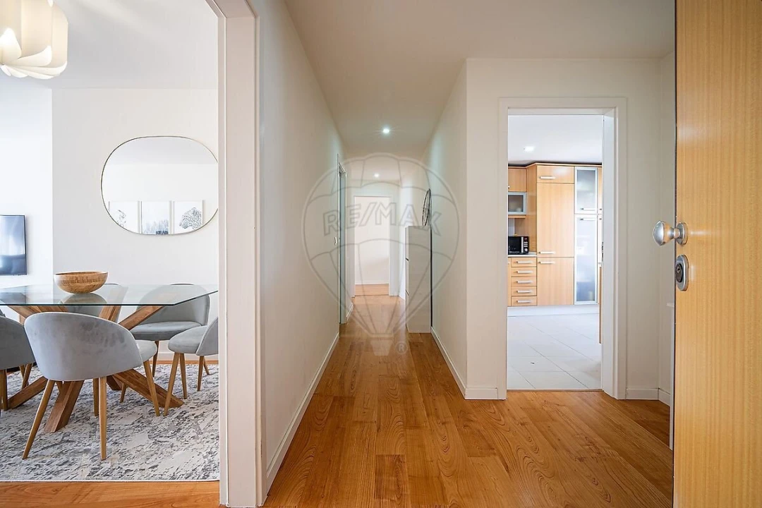 Apartamento T2 para Venda em Rio de Mouro Foto 9