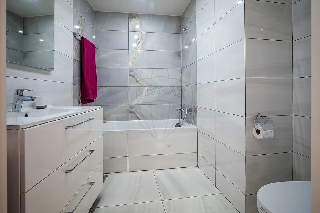 Apartamento T2 para Venda em Rio de Mouro Foto 15