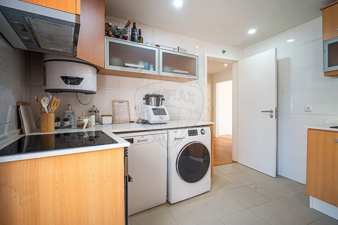 Apartamento T2 para Venda em Rio de Mouro Foto 12