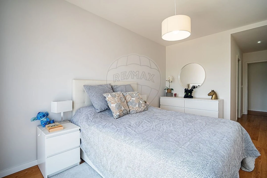 Apartamento T2 para Venda em Rio de Mouro Foto 21