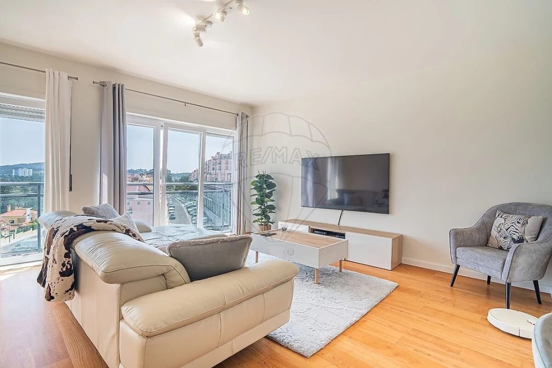 Apartamento T2 para Venda em Rio de Mouro Foto 8