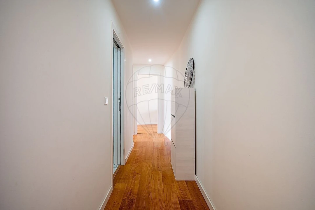 Apartamento T2 para Venda em Rio de Mouro Foto 13