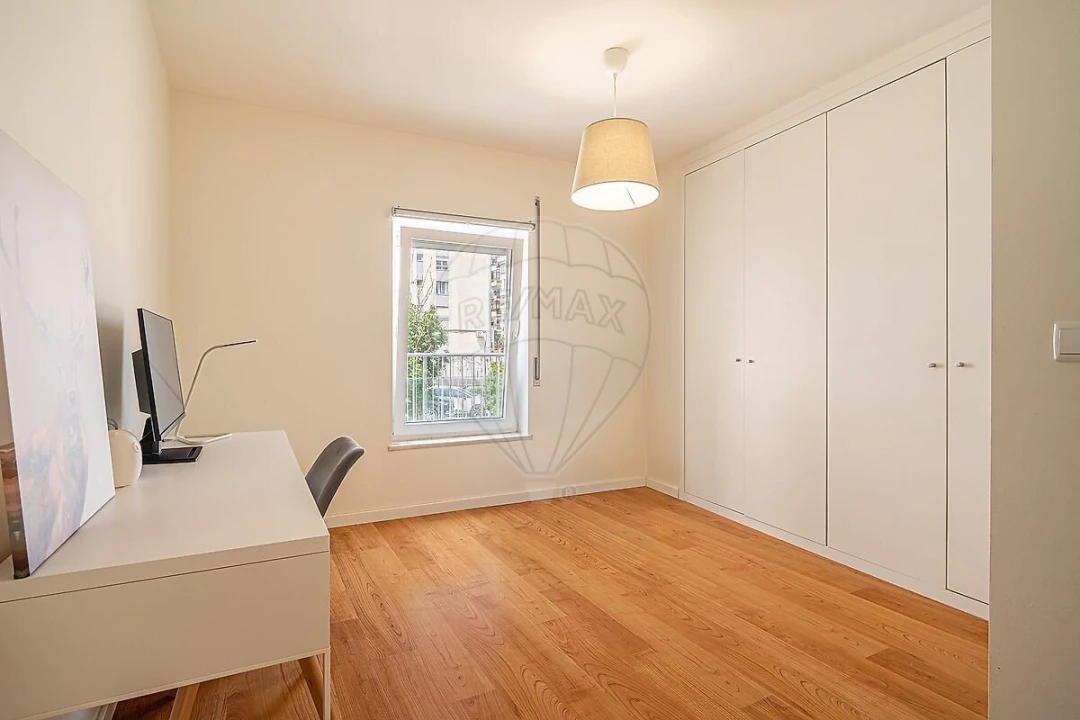 Apartamento T2 para Venda em Rio de Mouro Foto 24