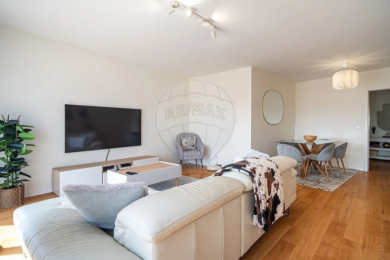 Apartamento T2 para Venda em Rio de Mouro Foto 4