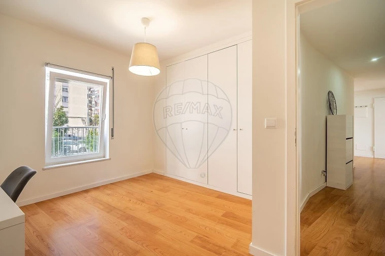 Apartamento T2 para Venda em Rio de Mouro Foto 25