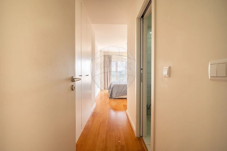 Apartamento T2 para Venda em Rio de Mouro Foto 17
