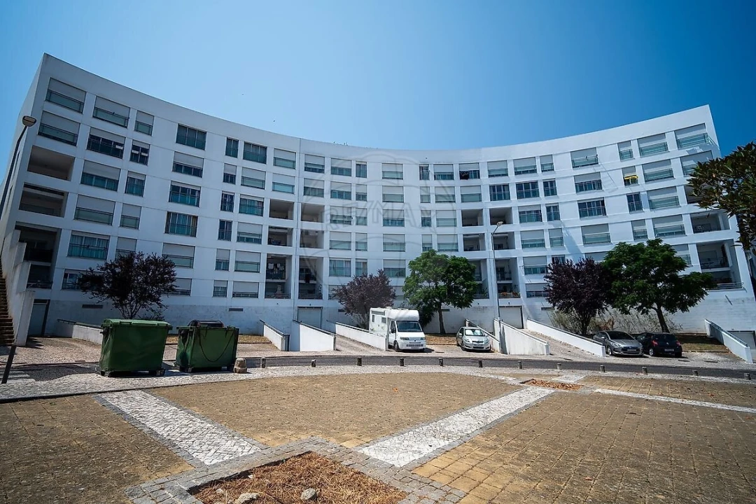 Apartamento T2 para Venda em Rio de Mouro Foto 5