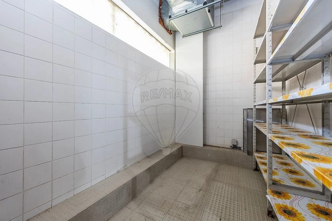 Loja para Arrendamento em Alvalade Foto 15