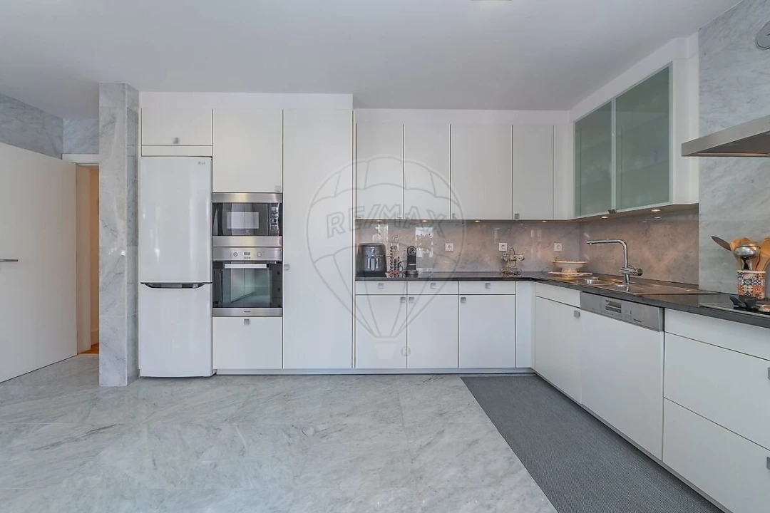 Apartamento T4 para Venda em Areeiro Foto 17