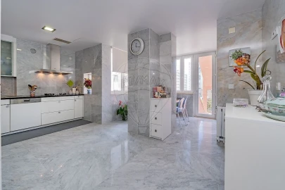 Apartamento T4 para Venda em Areeiro