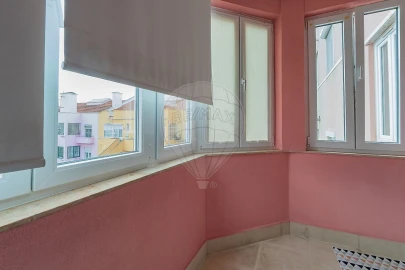Apartamento T4 para Venda em Areeiro