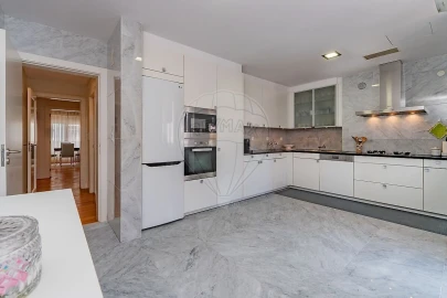 Apartamento T4 para Venda em Areeiro