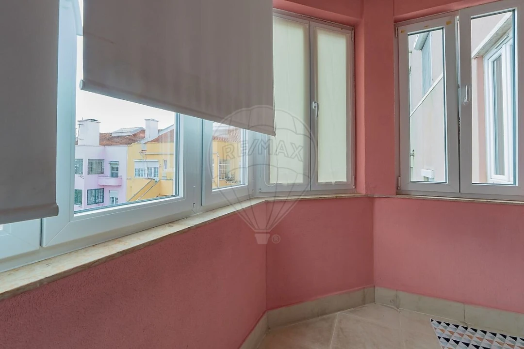 Apartamento T4 para Venda em Areeiro Foto 37