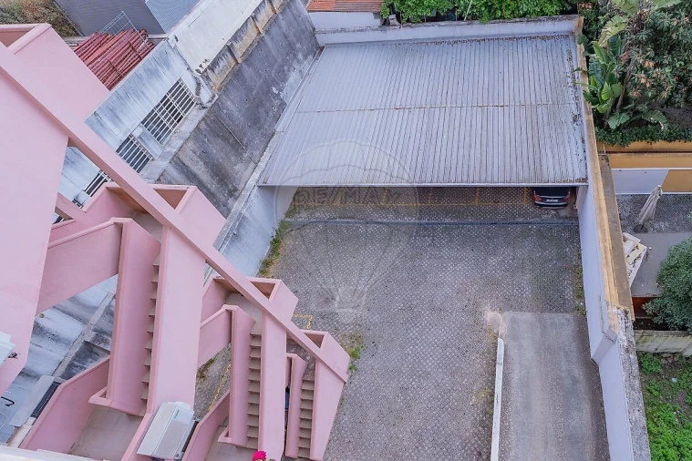 Apartamento T4 para Venda em Areeiro Foto 38
