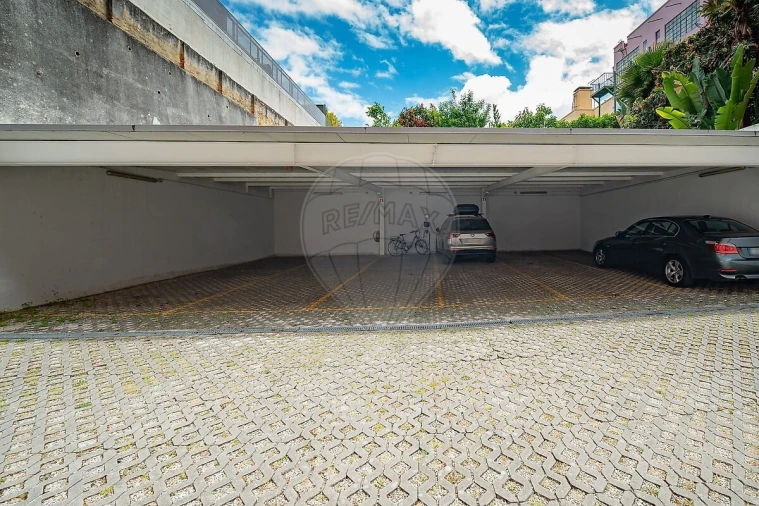 Apartamento T4 para Venda em Areeiro Foto 39