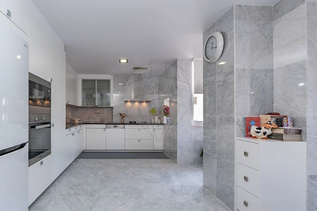 Apartamento T4 para Venda em Areeiro Foto 16