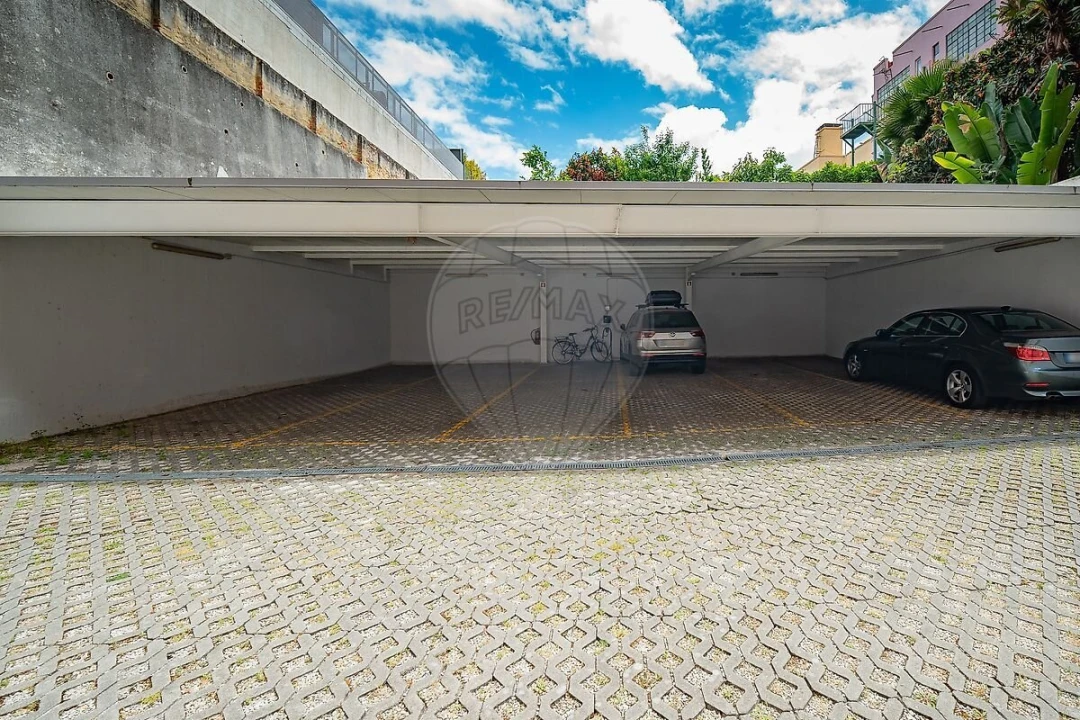 Apartamento T4 para Venda em Areeiro Foto 39