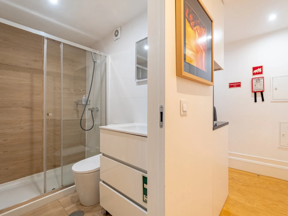 Apartamento T1 para Venda em Cedofeita, Santo Ildefonso, Sé, Miragaia, São Nicolau e Vitória Foto 17