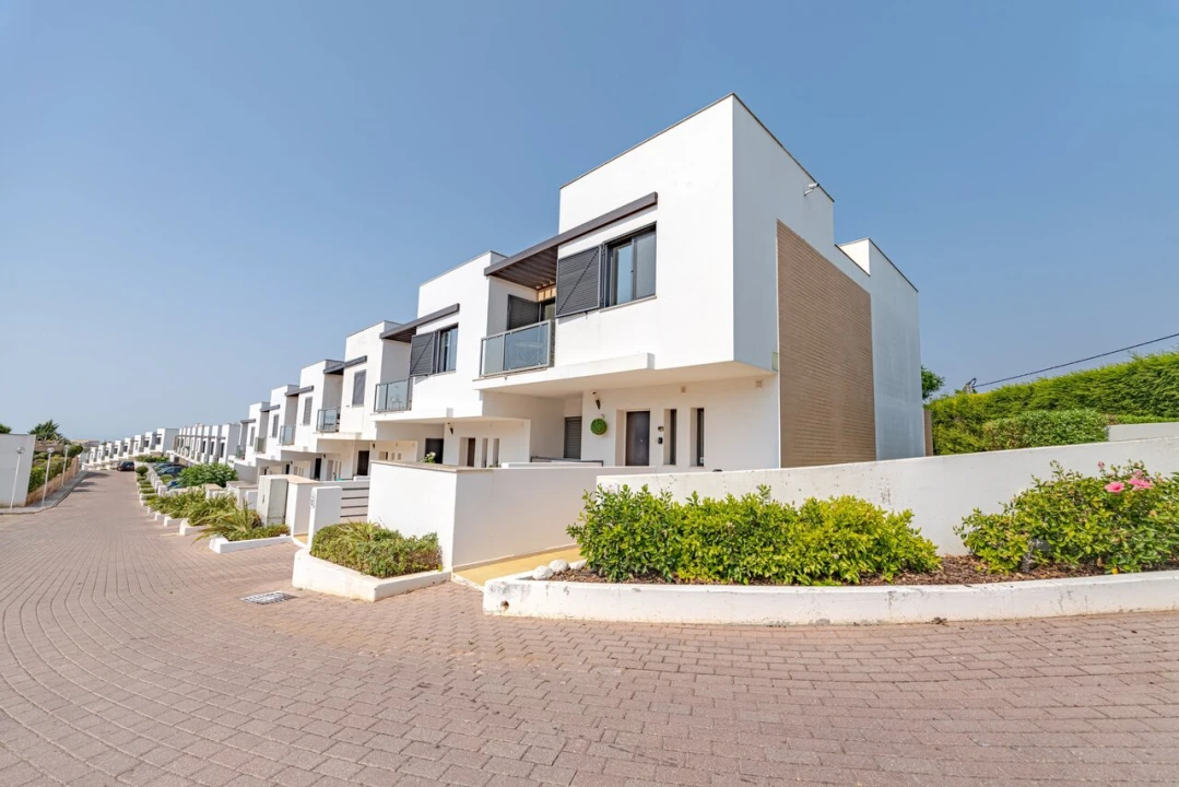 Moradia T3 para Venda em Albufeira e Olhos de Água Foto 2