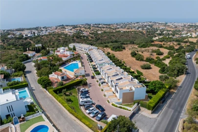 Moradia T3 para Venda em Albufeira e Olhos de Água