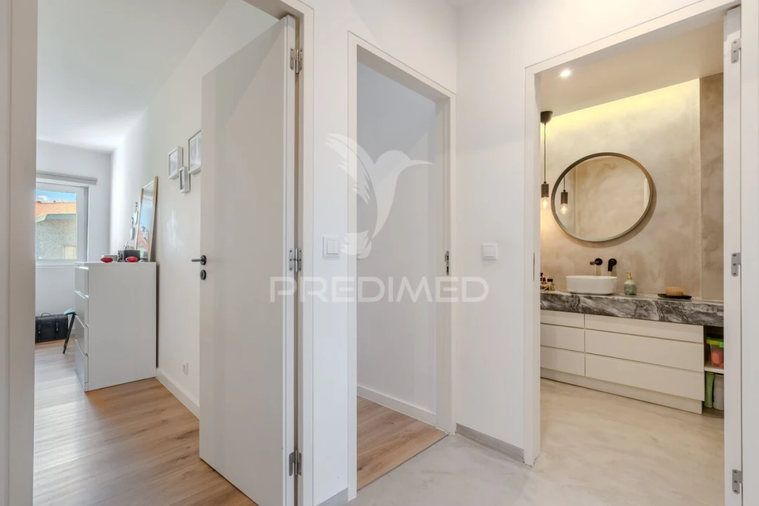 Apartamento T2 para Venda em Carnaxide e Queijas Foto 24