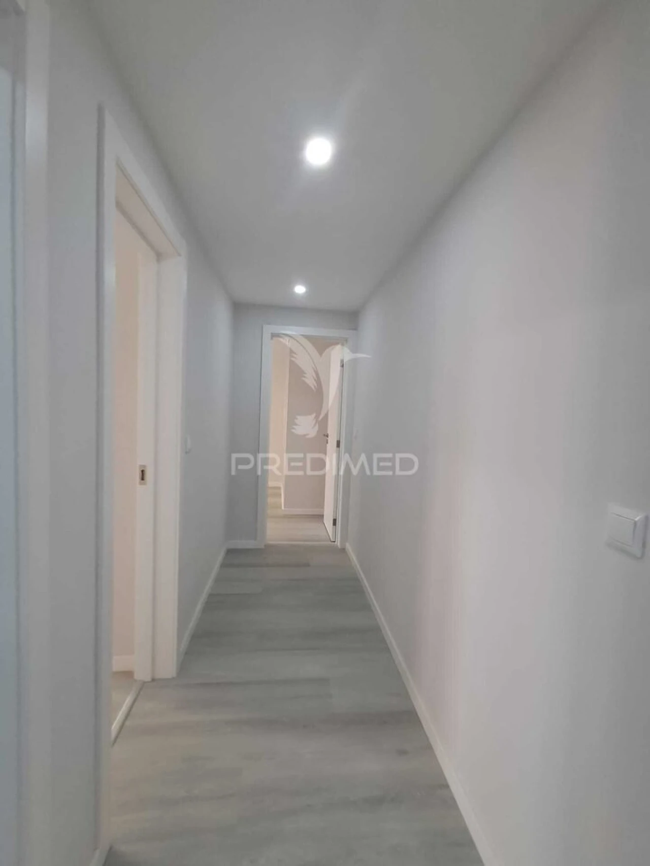 Apartamento T2 para Venda em Corroios Foto 9