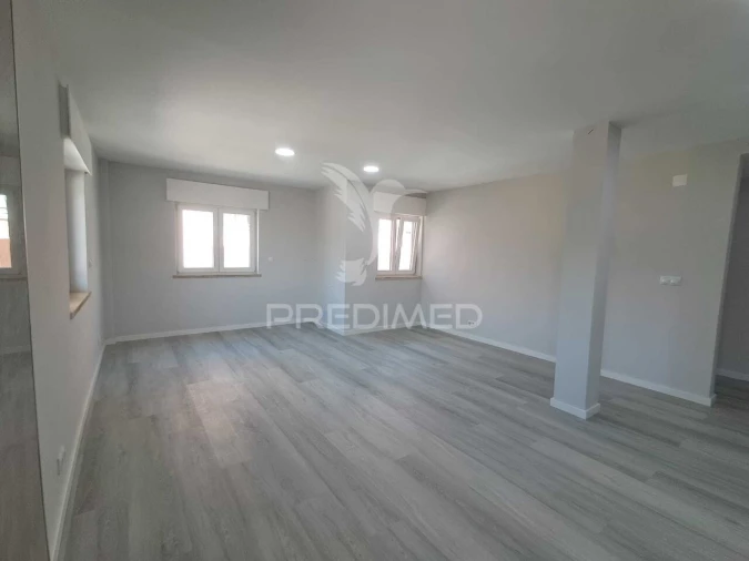 Apartamento T2 para Venda em Corroios Foto 5
