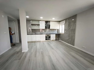 Apartamento T2 para Venda em Corroios