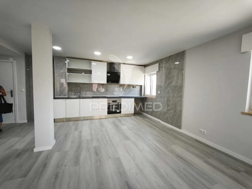 Apartamento T2 para Venda em Corroios Foto 6