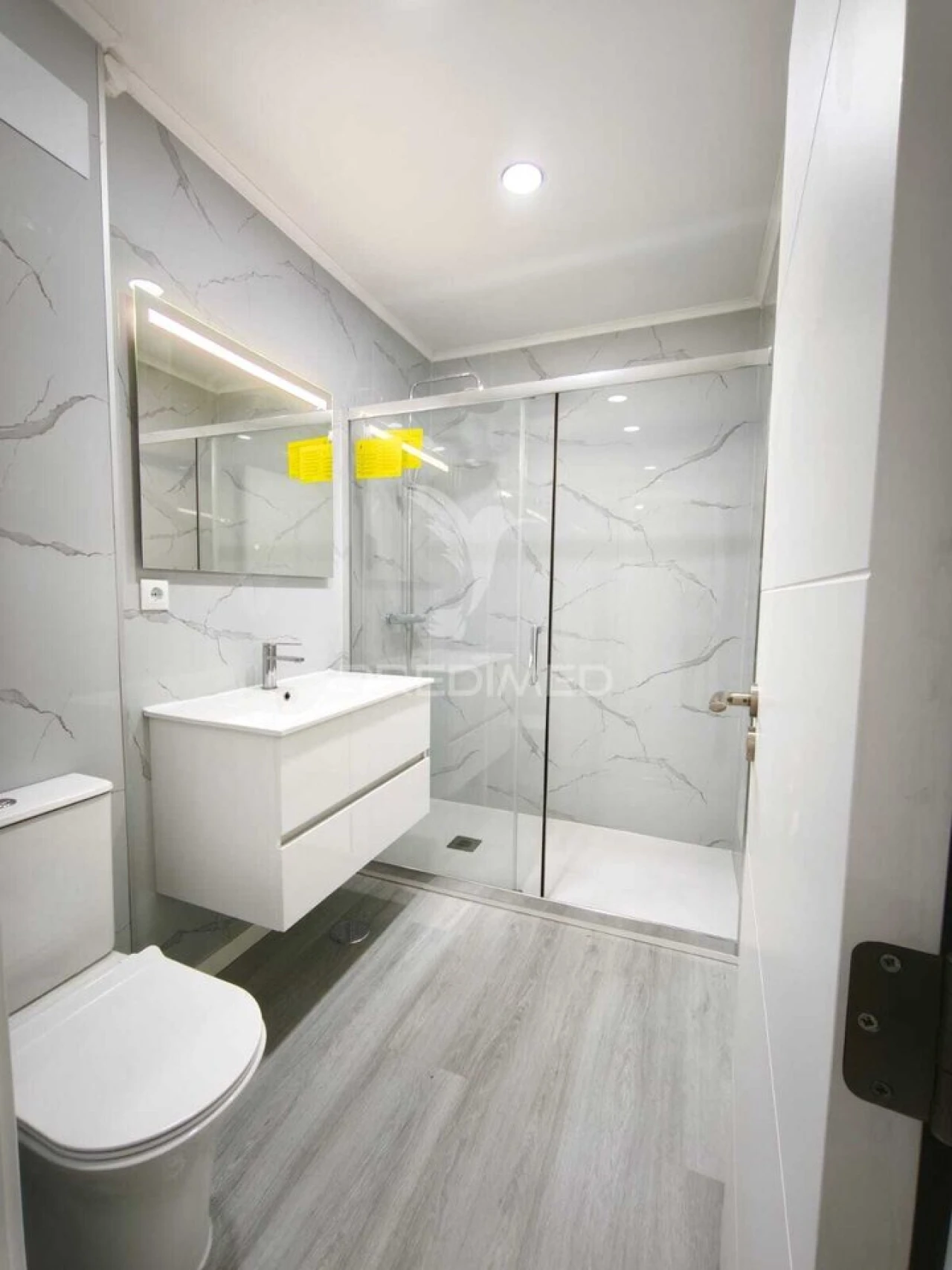 Apartamento T2 para Venda em Corroios Foto 13