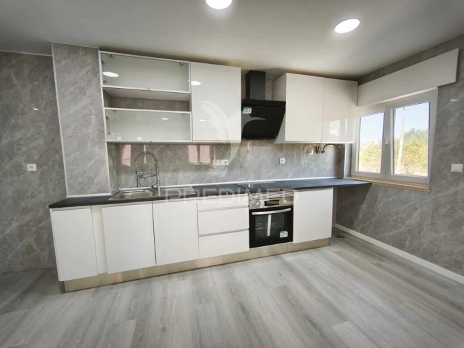 Apartamento T2 para Venda em Corroios Foto 5
