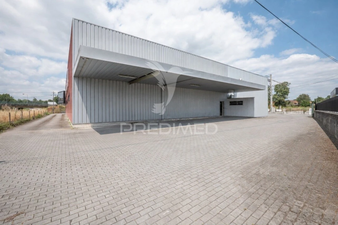 Armazém para Arrendamento em Vila de Prado Foto 7