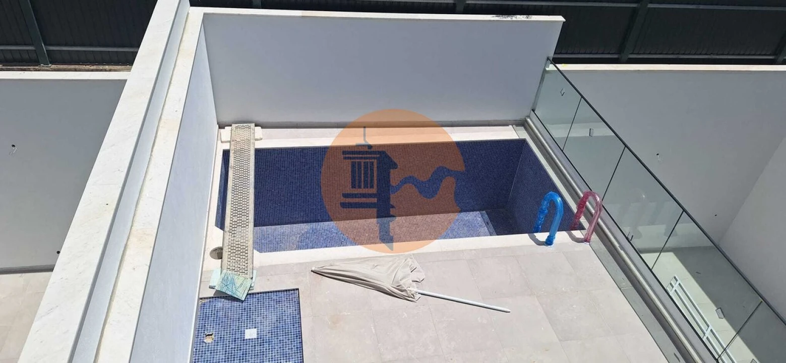 Moradia T3 para Venda em Montenegro Foto 25