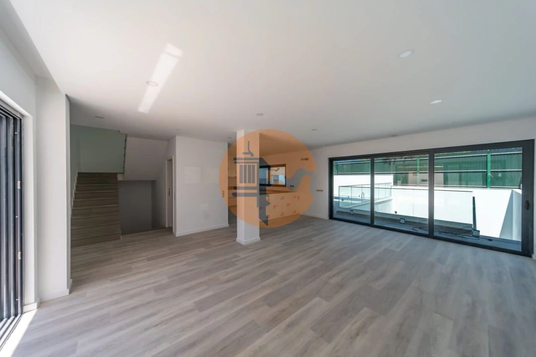 Moradia T3 para Venda em Montenegro Foto 4