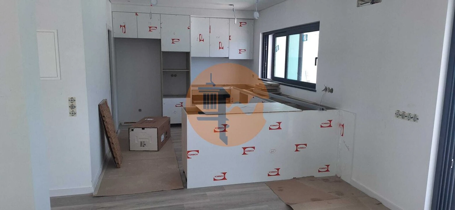 Moradia T3 para Venda em Montenegro Foto 14