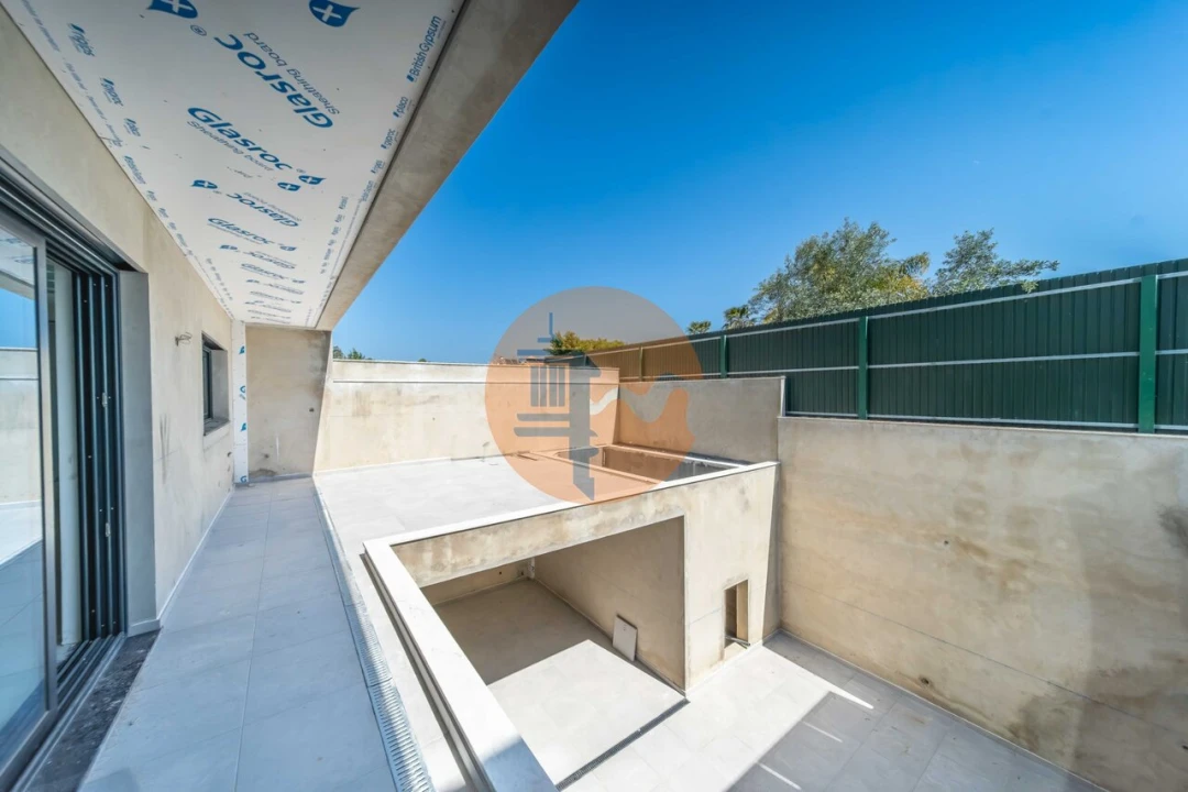 Moradia T3 para Venda em Montenegro Foto 22