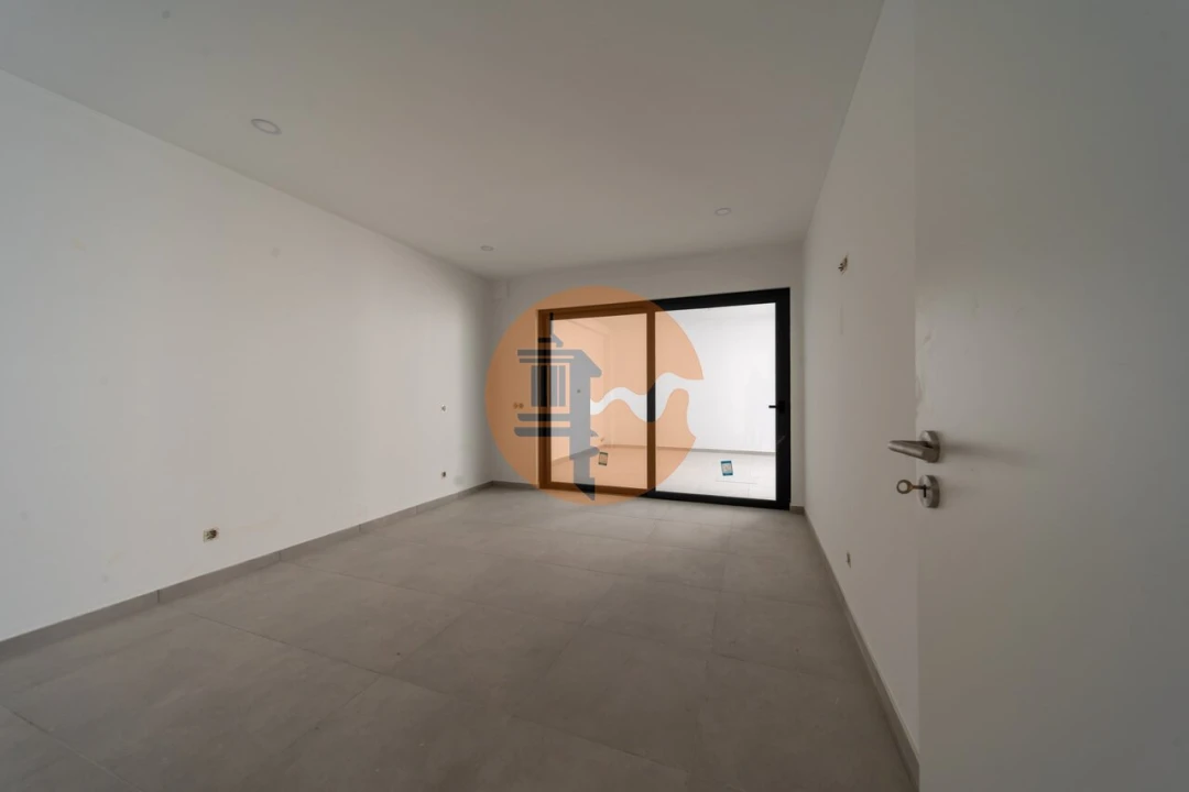 Moradia T3 para Venda em Montenegro Foto 23