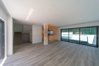 Moradia T3 para Venda em Montenegro