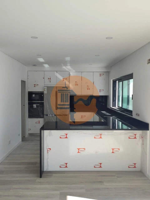 Moradia T3 para Venda em Montenegro